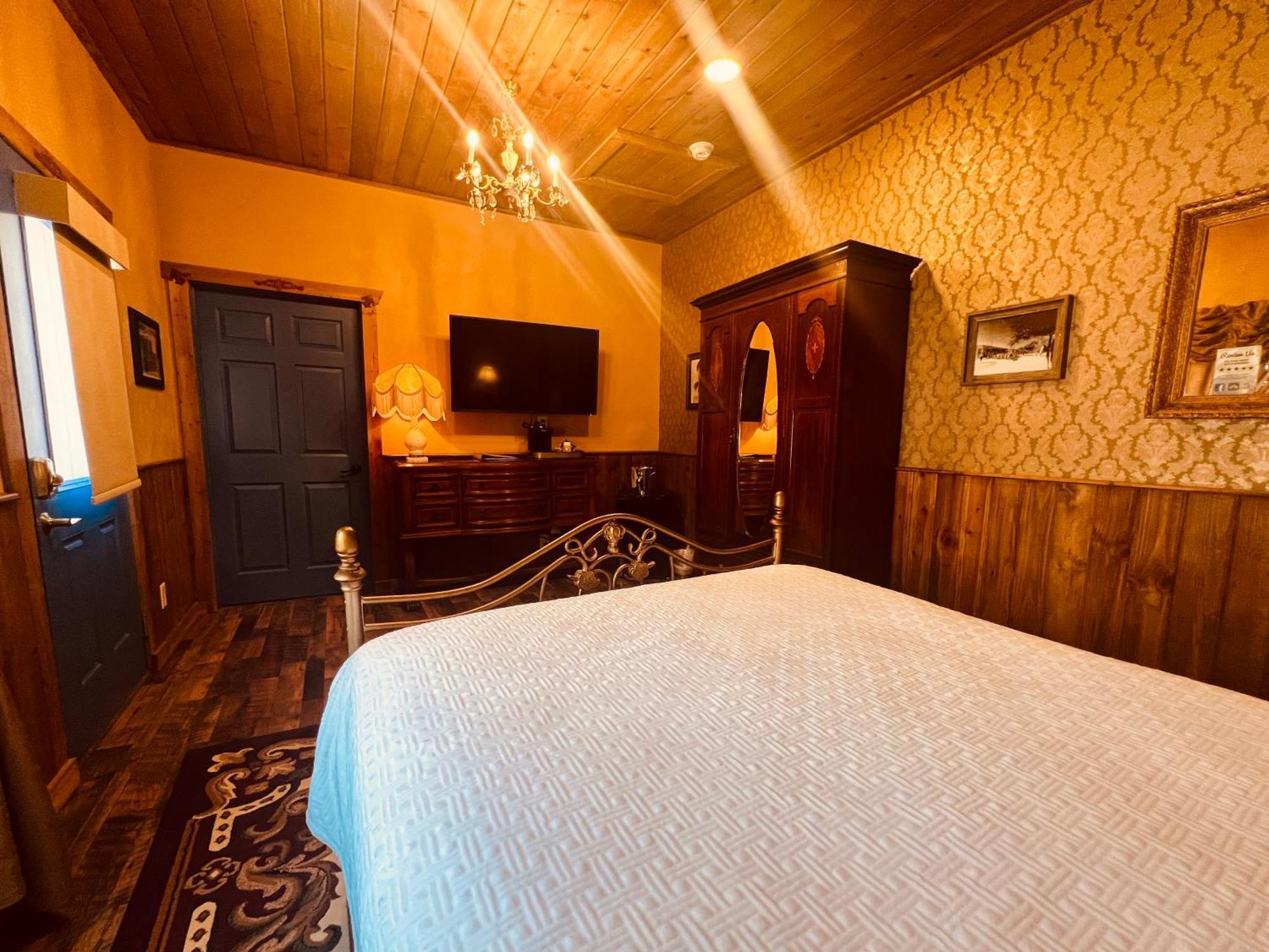 The Russ House Hotel Тумбстоун Екстериор снимка